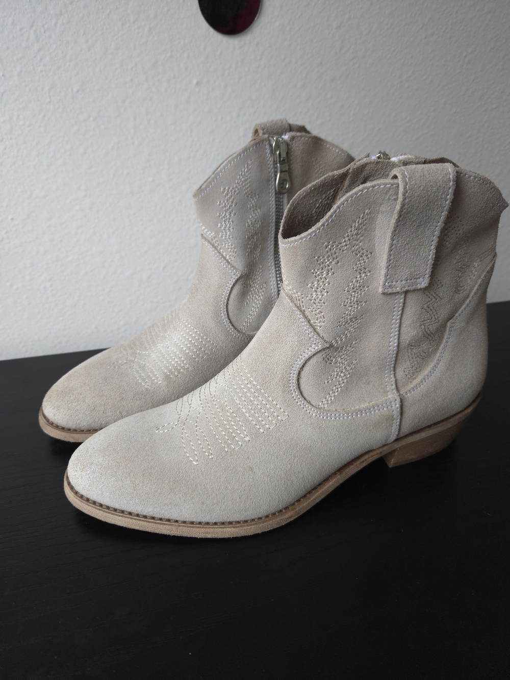 Sundance Made In Italy Catalog Juniper Cream Suede Western Ankle Booties 7